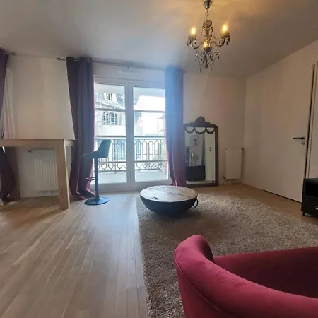Apartement Close Paris דירה